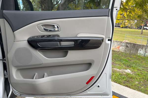 2015 Kia Carnival Si YP