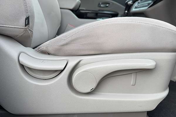 2015 Kia Carnival Si YP