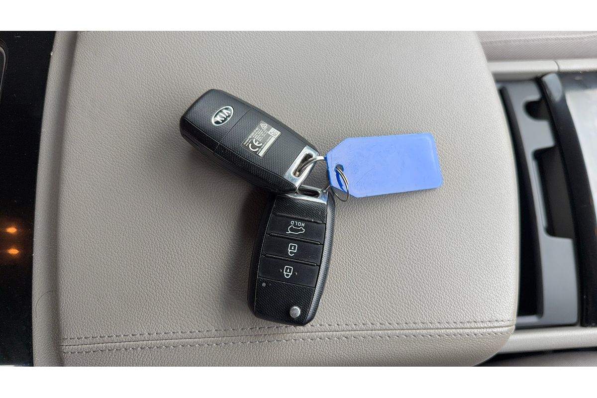 2015 Kia Carnival Si YP