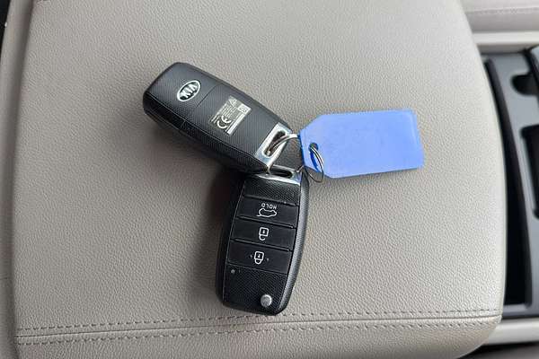 2015 Kia Carnival Si YP