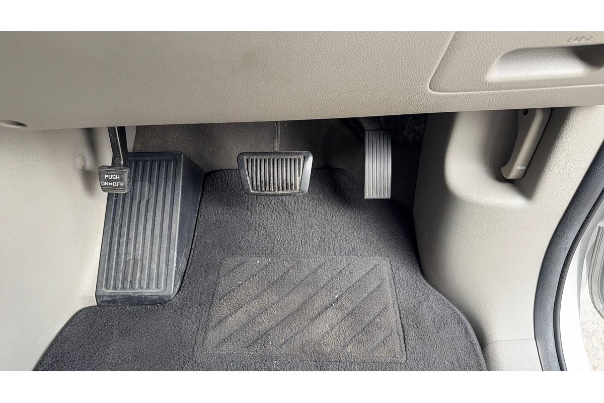 2015 Kia Carnival Si YP