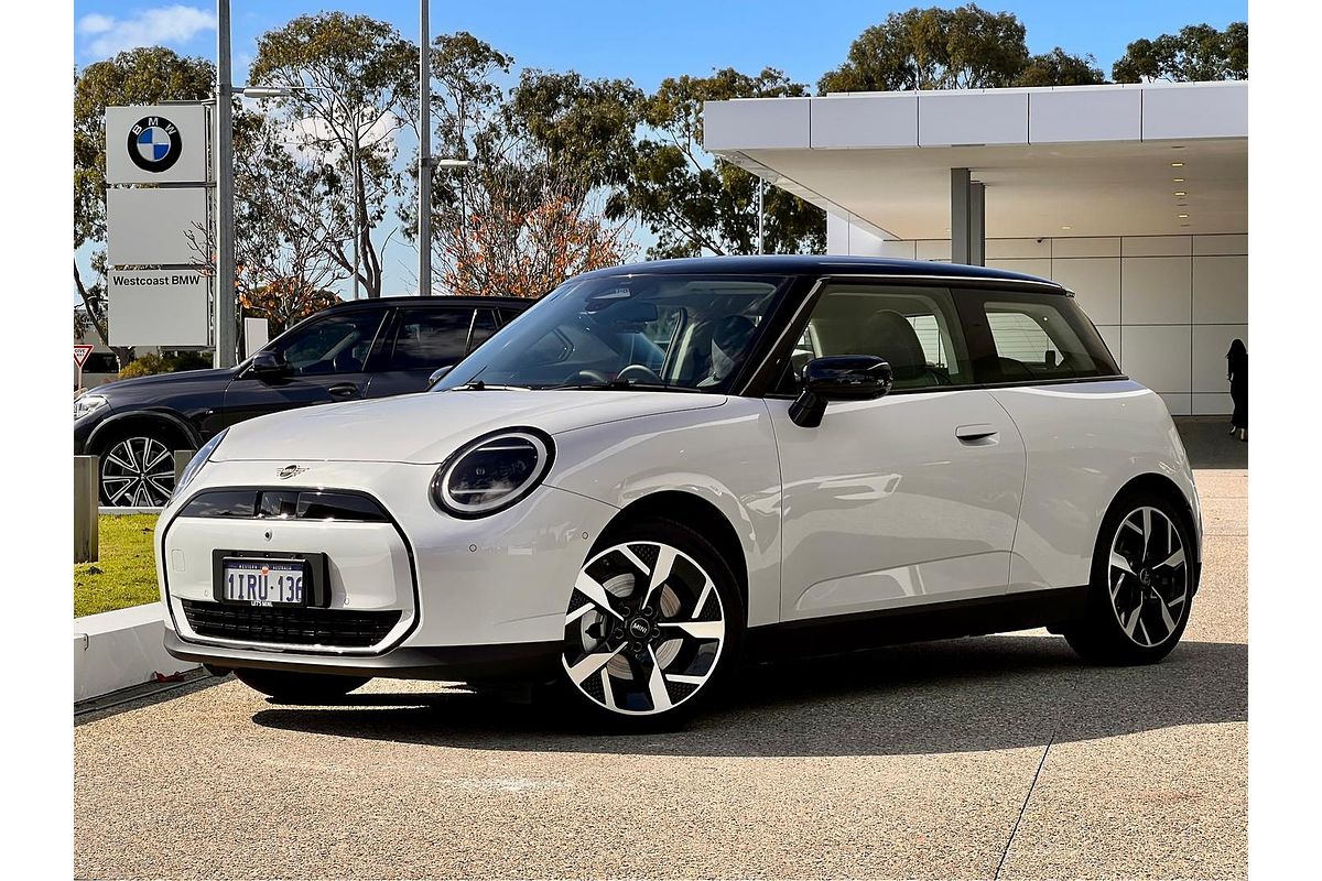 2024 MINI Cooper E Classic J01