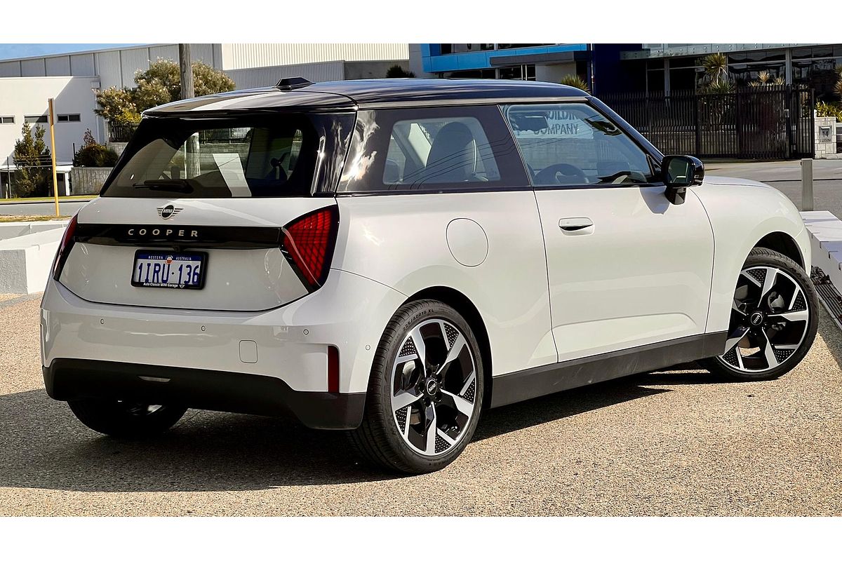 2024 MINI Cooper E Classic J01