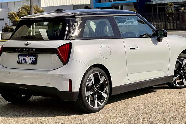 2024 MINI Cooper E Classic J01