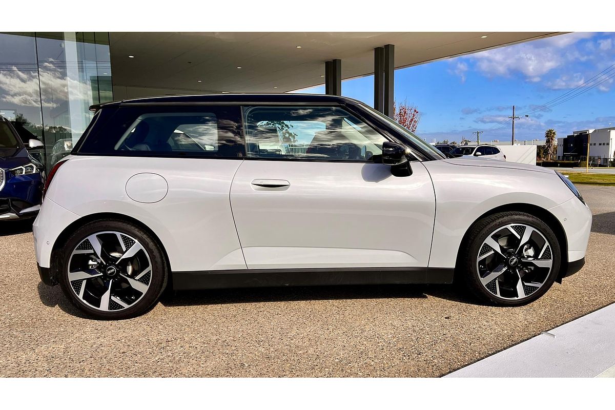 2024 MINI Cooper E Classic J01