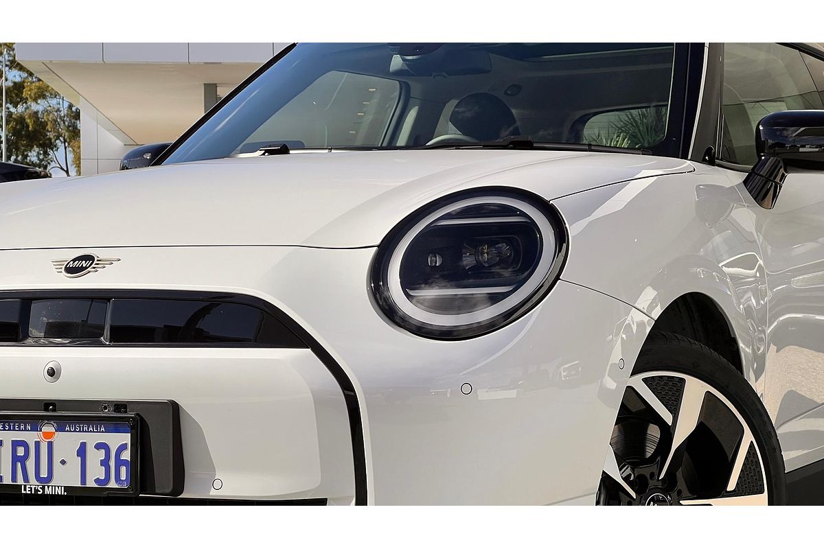 2024 MINI Cooper E Classic J01