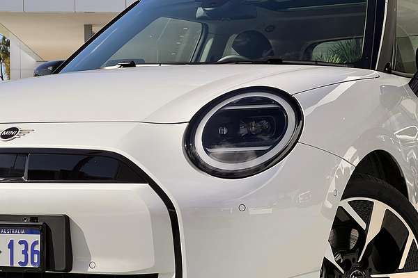 2024 MINI Cooper E Classic J01