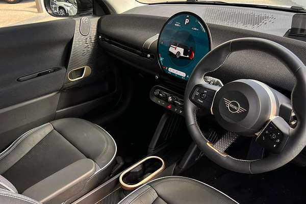 2024 MINI Cooper E Classic J01