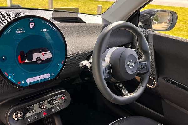 2024 MINI Cooper E Classic J01