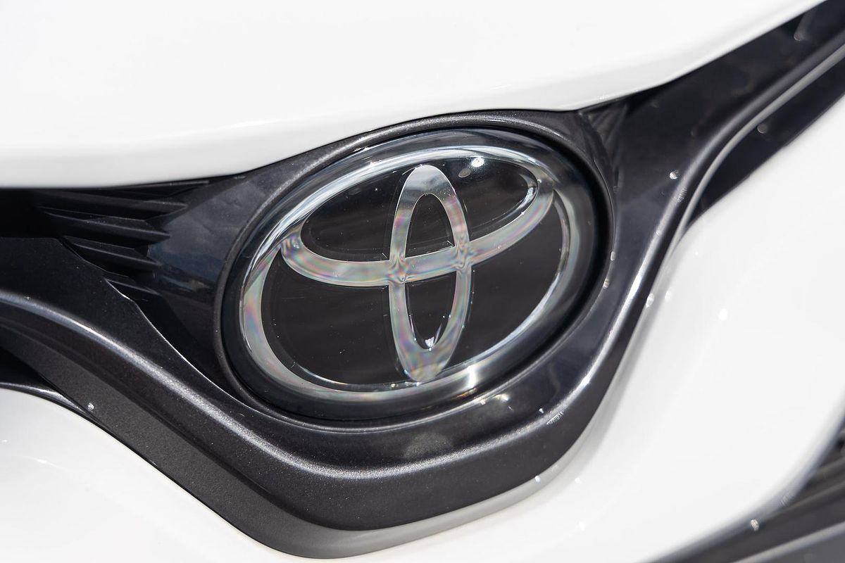 2019 Toyota Camry Ascent ASV70R
