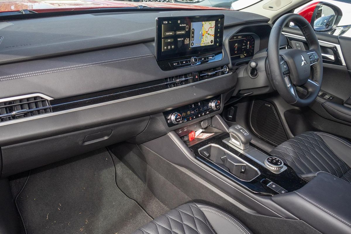 2025 Mitsubishi Outlander Exceed ZM