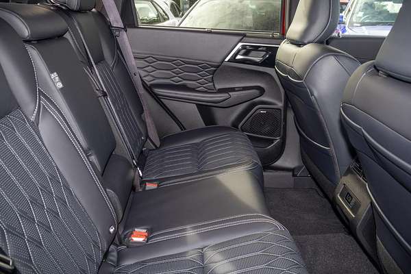 2025 Mitsubishi Outlander Exceed ZM