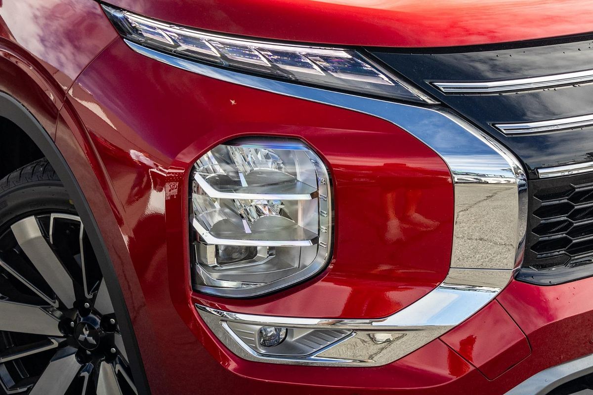 2025 Mitsubishi Outlander Exceed ZM
