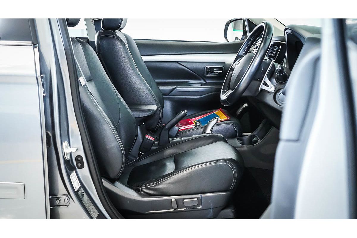 2014 Mitsubishi Outlander PHEV Aspire ZJ