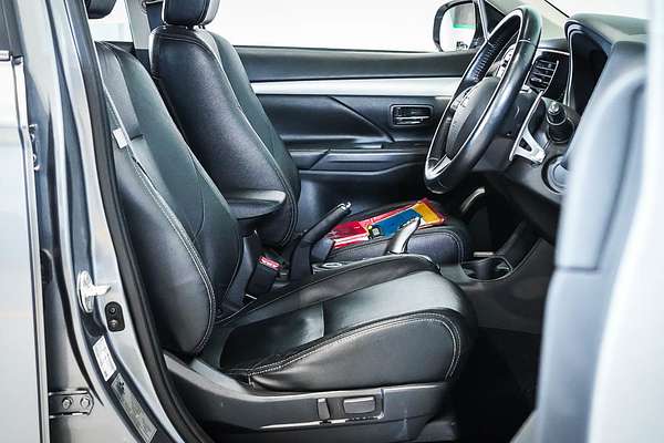 2014 Mitsubishi Outlander PHEV Aspire ZJ