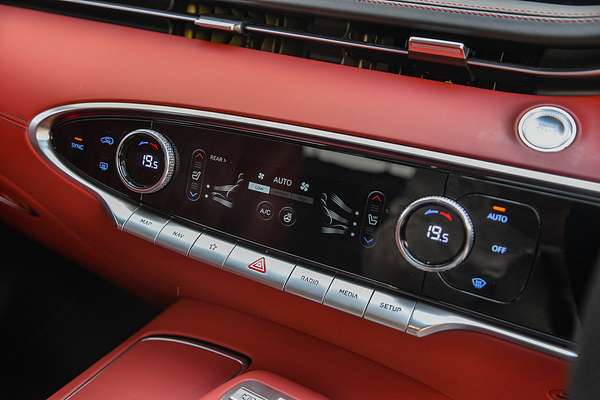2023 Genesis GV70 2.5T AWD JK.V2