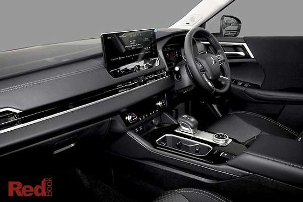2025 Mitsubishi Outlander LS ZM