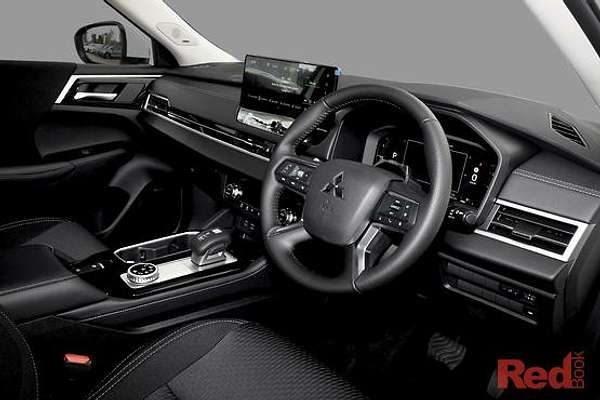 2025 Mitsubishi Outlander LS ZM