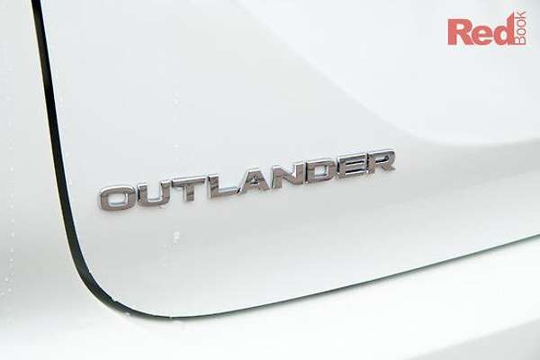 2025 Mitsubishi Outlander LS ZM