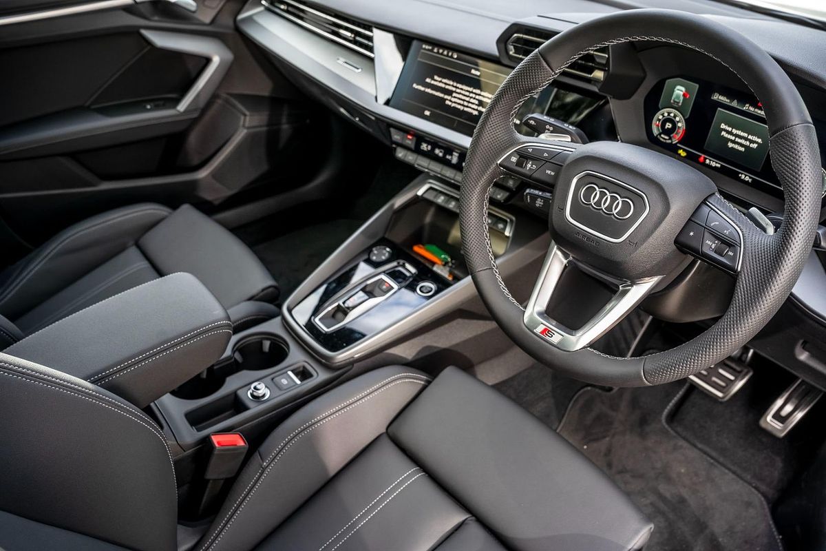 2025 Audi A3 35 TFSI S line GY