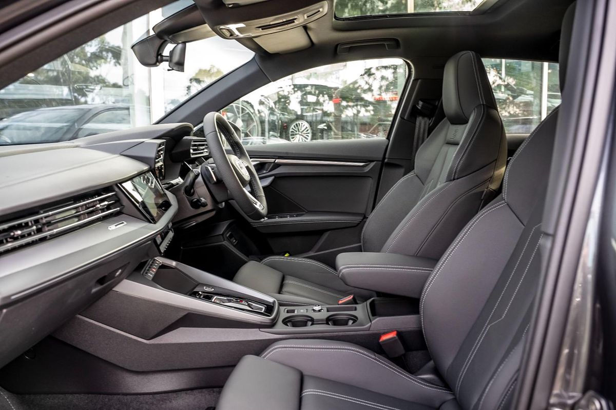 2025 Audi A3 35 TFSI S line GY