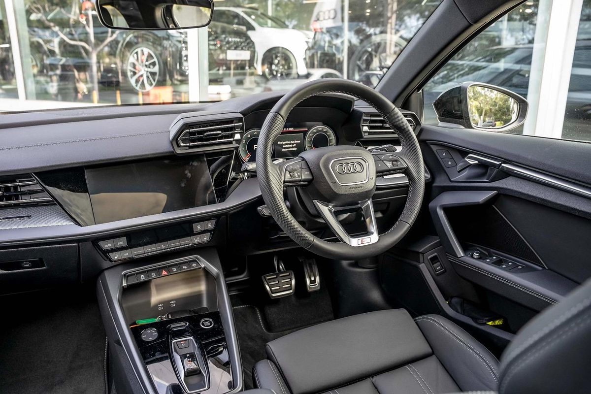 2025 Audi A3 35 TFSI S line GY