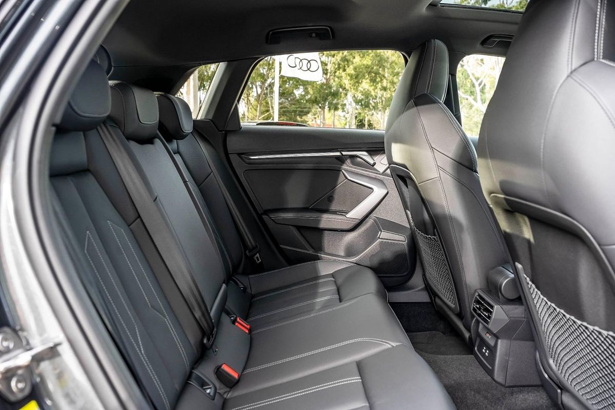 2025 Audi A3 35 TFSI S line GY