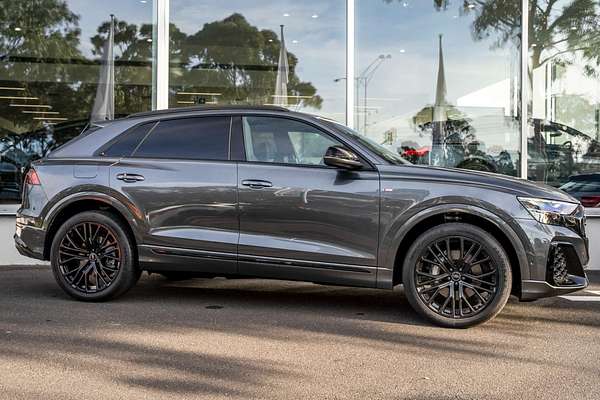 2024 Audi Q8 55 TFSI S line F1