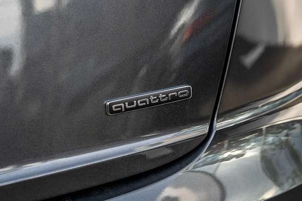 2024 Audi Q8 55 TFSI S line F1
