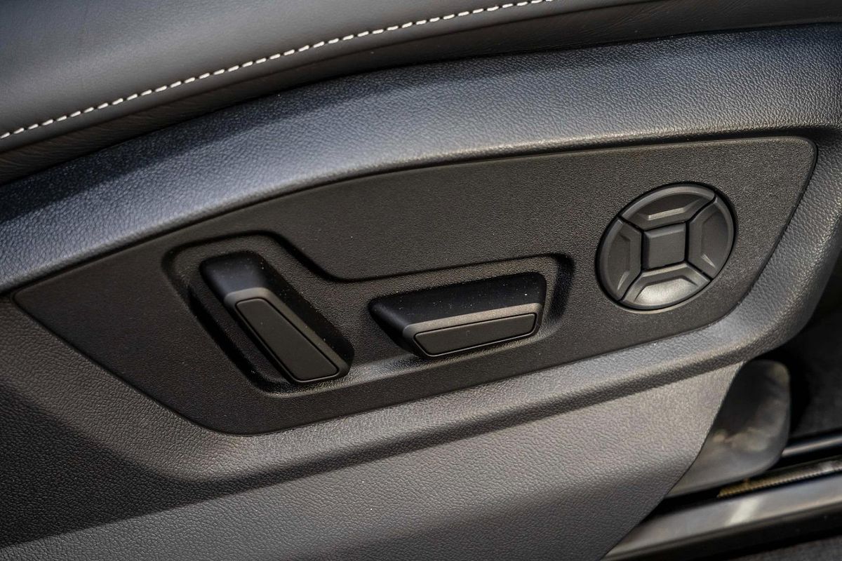 2024 Audi Q8 55 TFSI S line F1