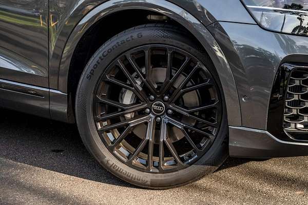 2024 Audi Q8 55 TFSI S line F1
