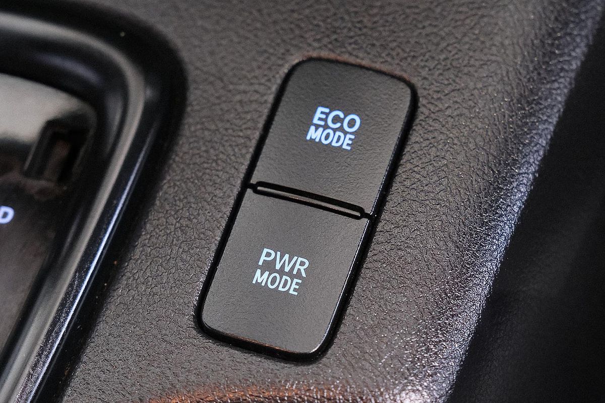 2018 Toyota Hilux Workmate TGN121R Rear Wheel Drive