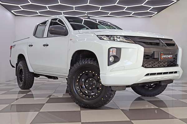 2020 Mitsubishi Triton GLX MR 4X4