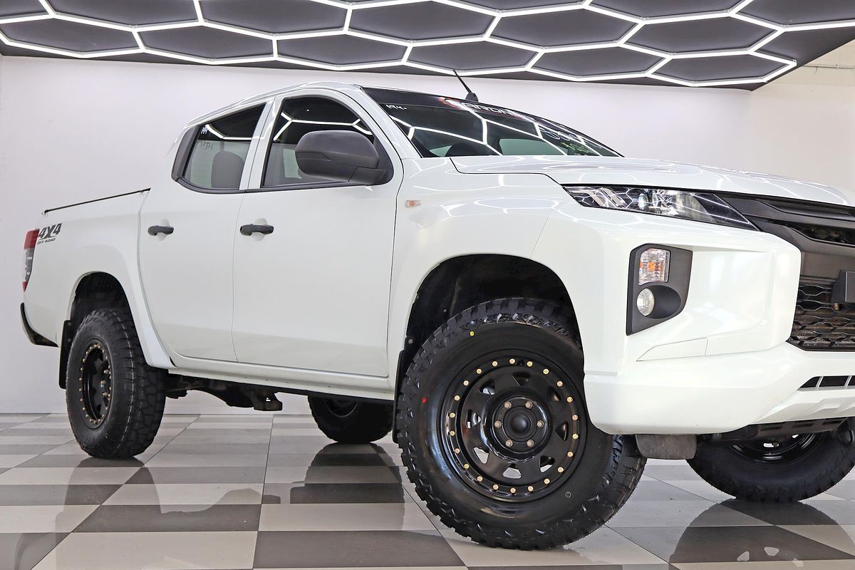 2020 Mitsubishi Triton GLX MR 4X4