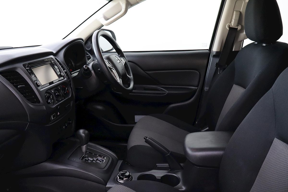 2020 Mitsubishi Triton GLX MR 4X4