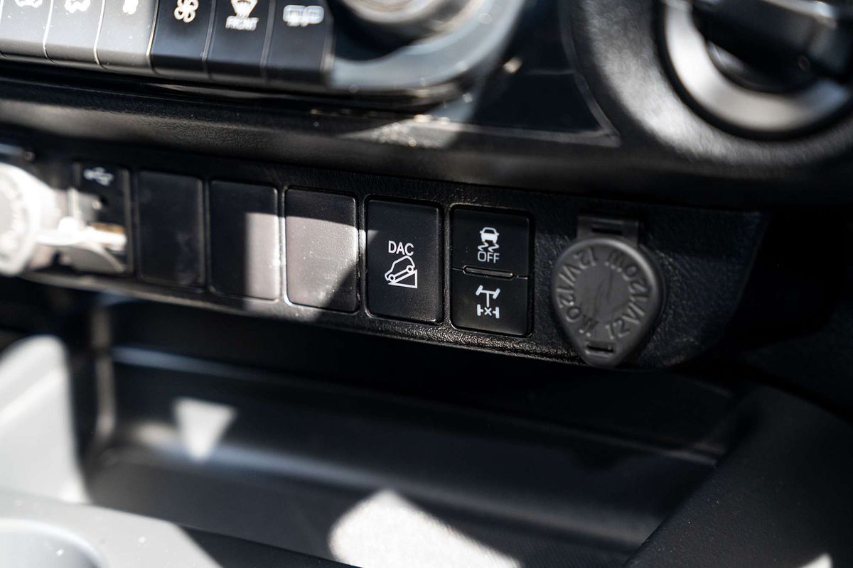 2022 Toyota Hilux SR5 GUN126R 4X4