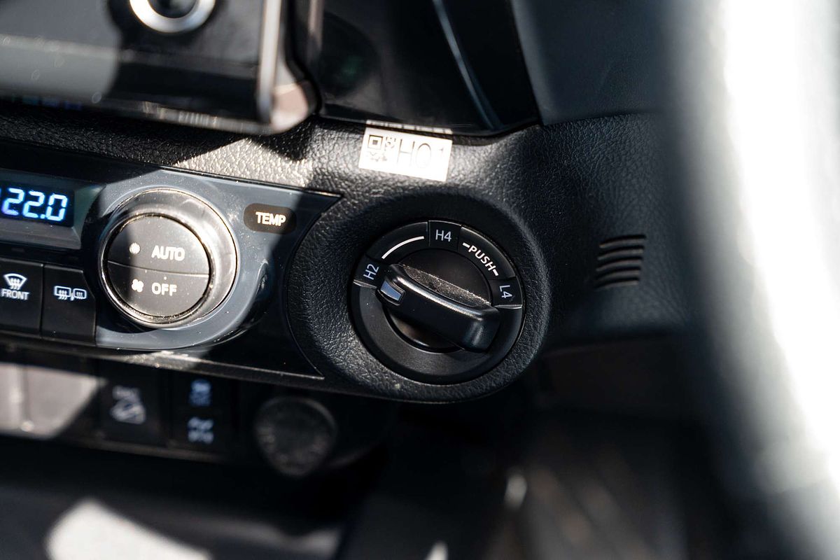 2022 Toyota Hilux SR5 GUN126R 4X4