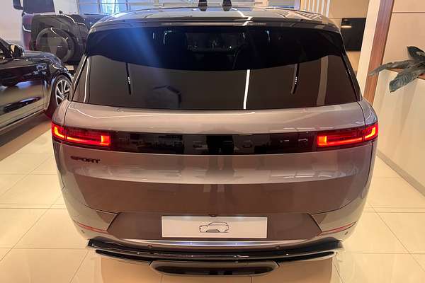 2025 Land Rover Range Rover Sport D300 Dynamic SE L461