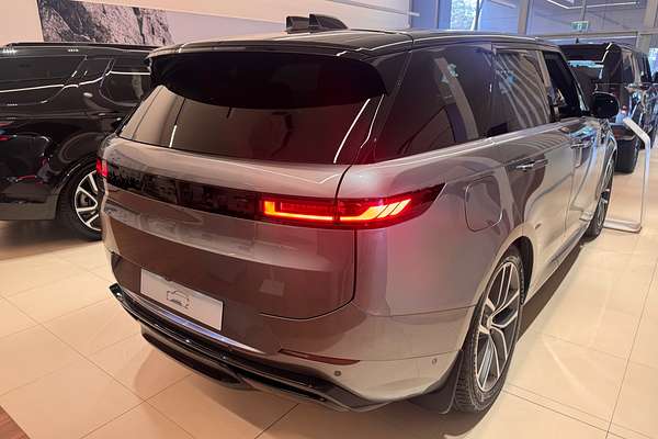 2025 Land Rover Range Rover Sport D300 Dynamic SE L461