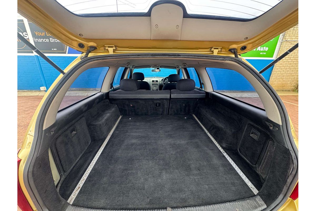 2004 Holden Commodore Acclaim VZ