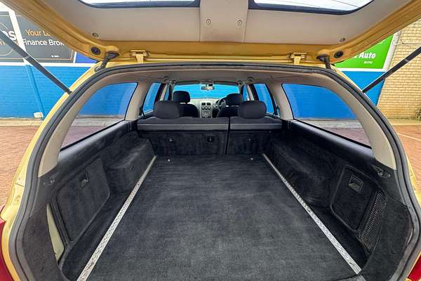 2004 Holden Commodore Acclaim VZ