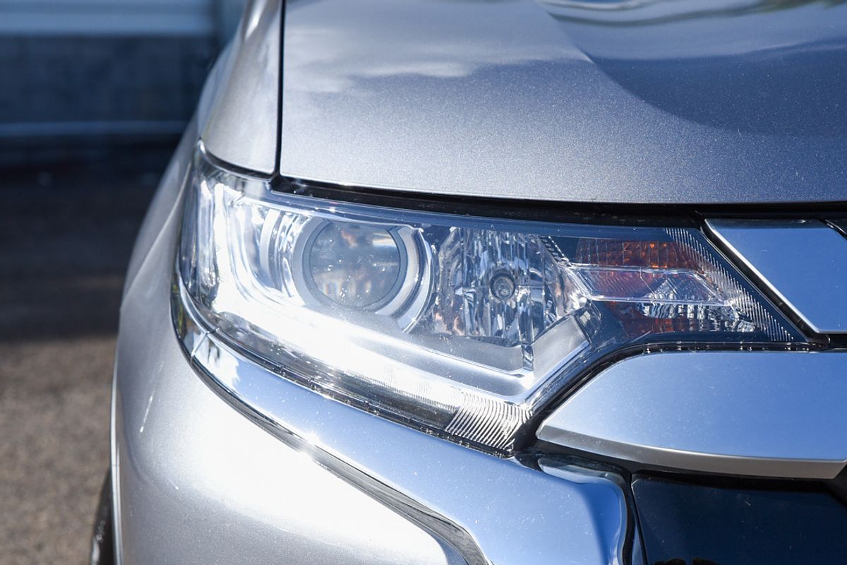 2020 Mitsubishi Outlander ES ZL