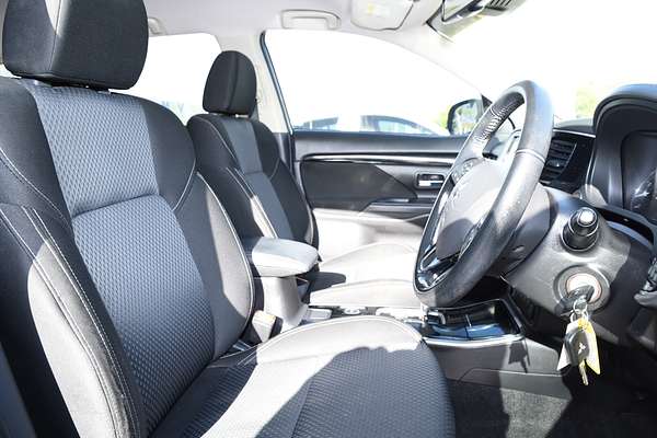 2020 Mitsubishi Outlander ES ZL