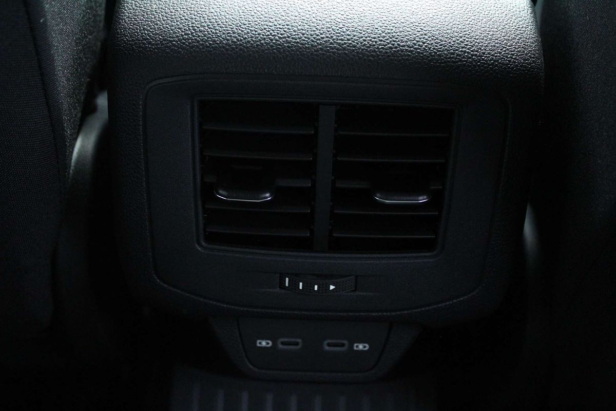 2025 Volkswagen T-Roc 110TSI Style D11