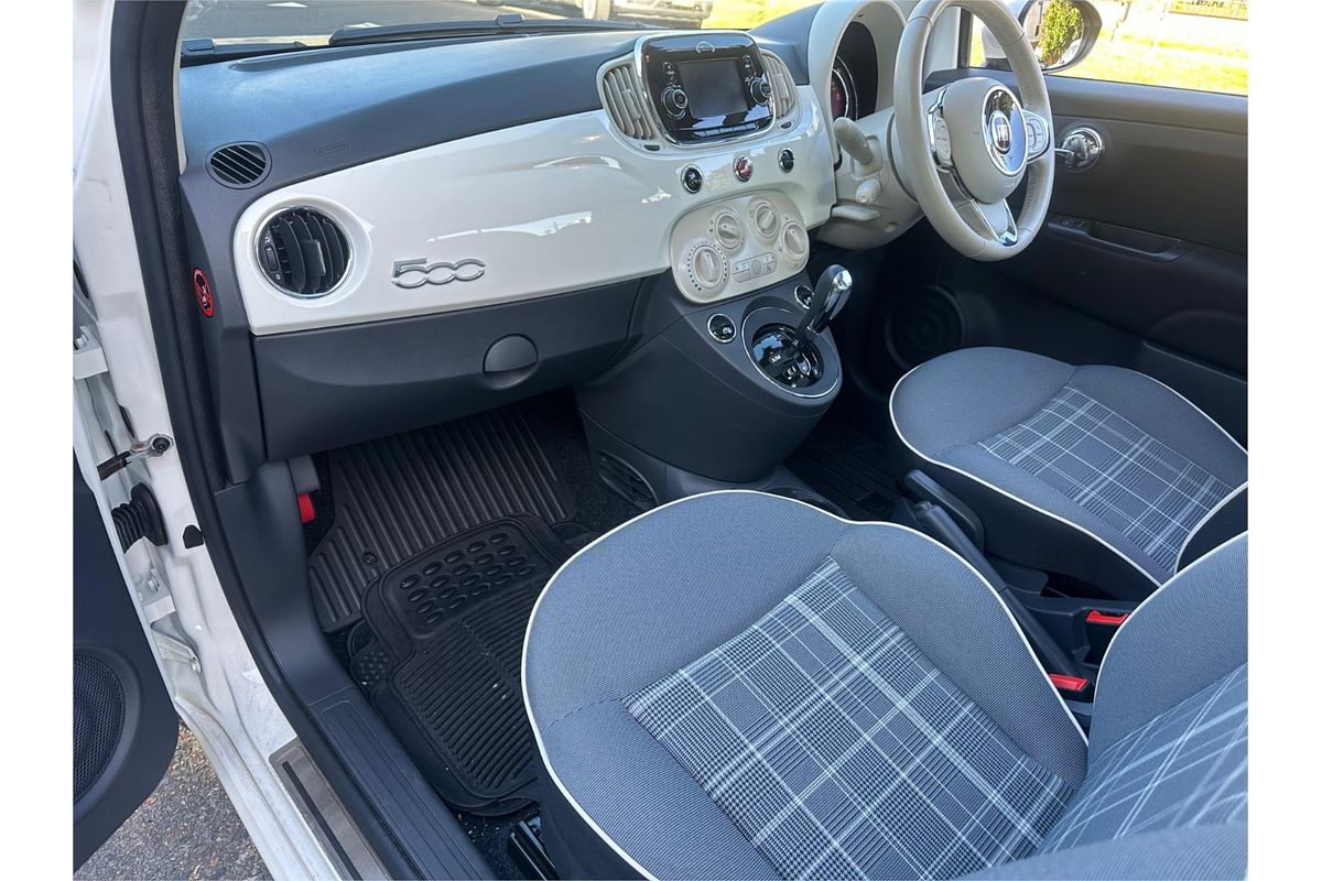 2017 Fiat 500 Lounge Series 4