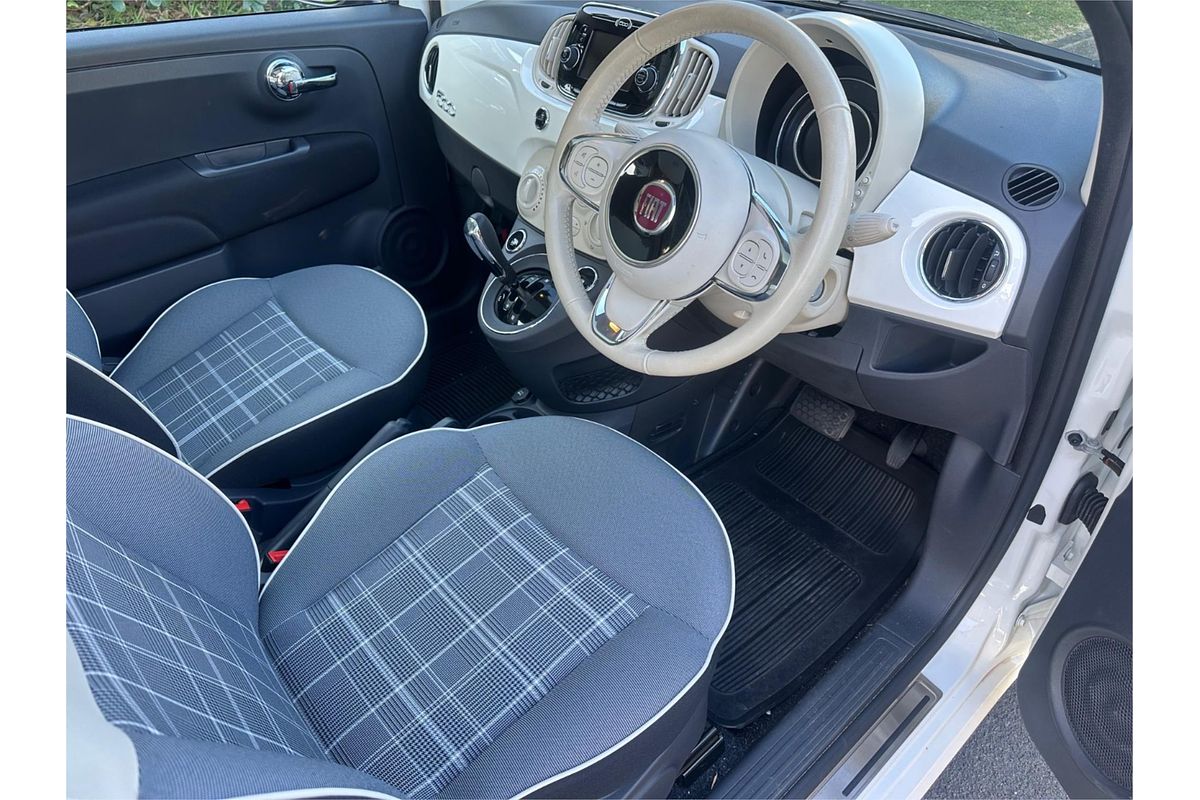 2017 Fiat 500 Lounge Series 4