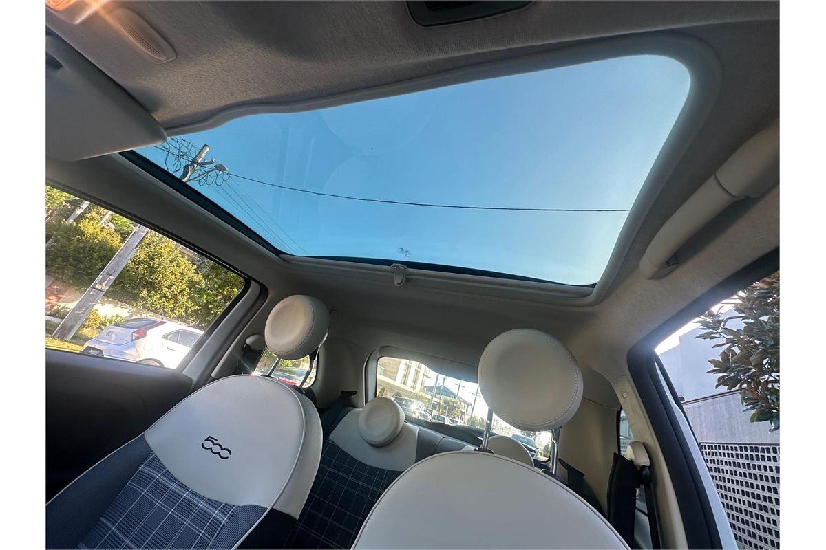 2017 Fiat 500 Lounge Series 4