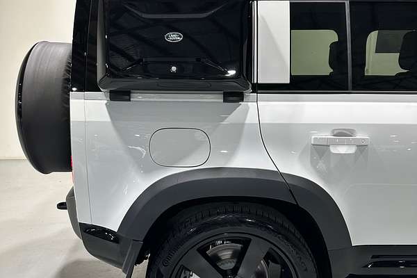 2025 Land Rover Defender 110 D350 X-Dynamic SE L663