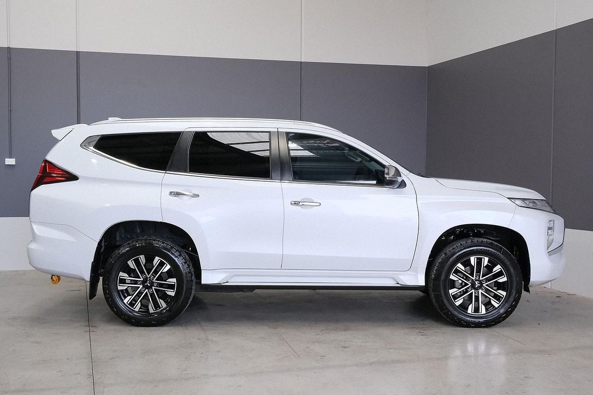 2022 Mitsubishi Pajero Sport GLS QF