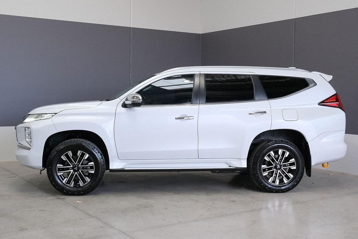2022 Mitsubishi Pajero Sport GLS QF